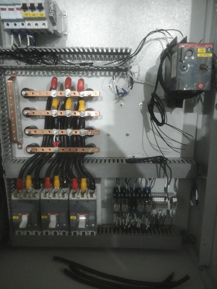 Busbar tembaga terpasang