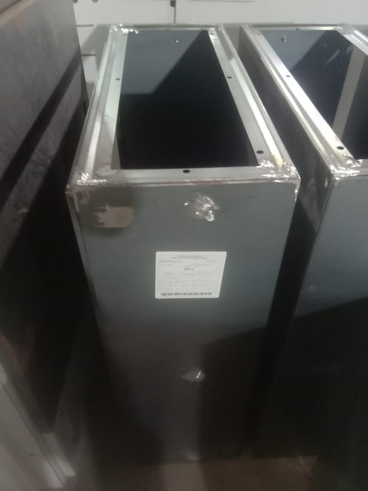 Box selesai digerinda dengan stiker